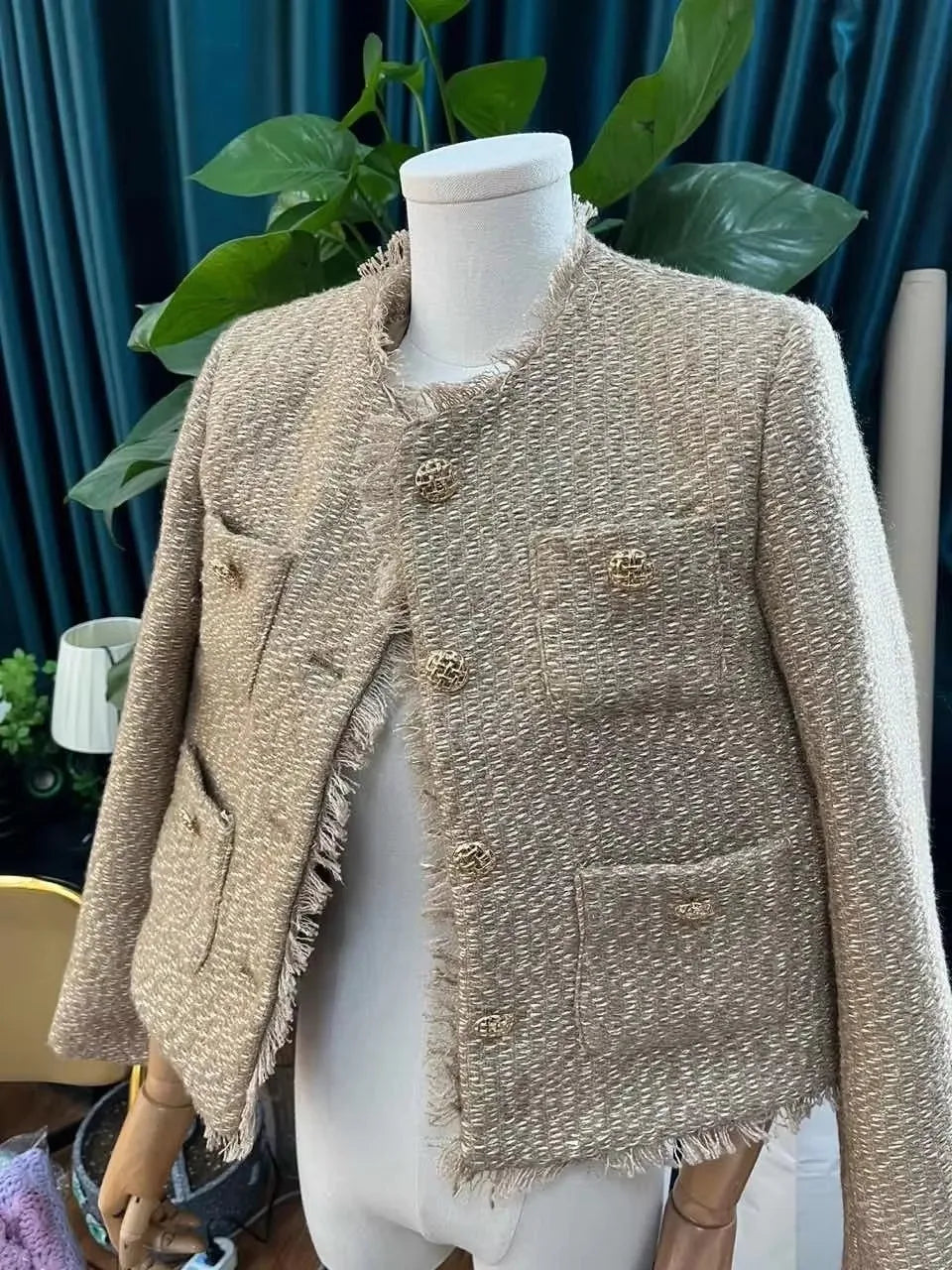 Elegant Women Camel Tweed Jacket 2025 Autumn Long Sleeve Button Frayed Cropped Jacket Female Fashion O-neck Pocket Short Coats