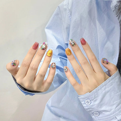 Sweet Hand-painted Small Florals  Glue Artificial Fingernail Shiny Diamond  Artificial False Press on  Nails