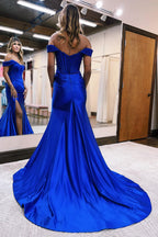 Meerjungfrauen-Abendkleid aus Satin mit schulterfreiem Ausschnitt und Schlitz