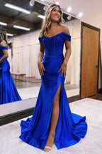 Meerjungfrauen-Abendkleid aus Satin mit schulterfreiem Ausschnitt und Schlitz