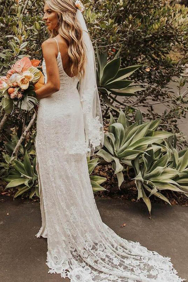 High Quality V-neck Spaghetti Straps Side Slit Lace Beach Wedding Dresses