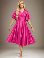 A-Linien-Kleid aus Stretch-Satin mit V-Ausschnitt, Teelänge, Perlenstickerei und Falten für die Mutter der Braut 