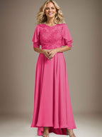 A-Linien-Kleid mit asymmetrischem Chiffon-Spitzenausschnitt und Perlenstickerei für die Mutter der Braut. 