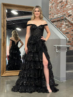 Vestido de fiesta con corsé, hombros descubiertos y volantes de encaje