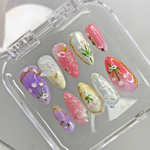 Beautiful Flowers and ButterfliesCarefully designed pure handmade press-on gel nails
