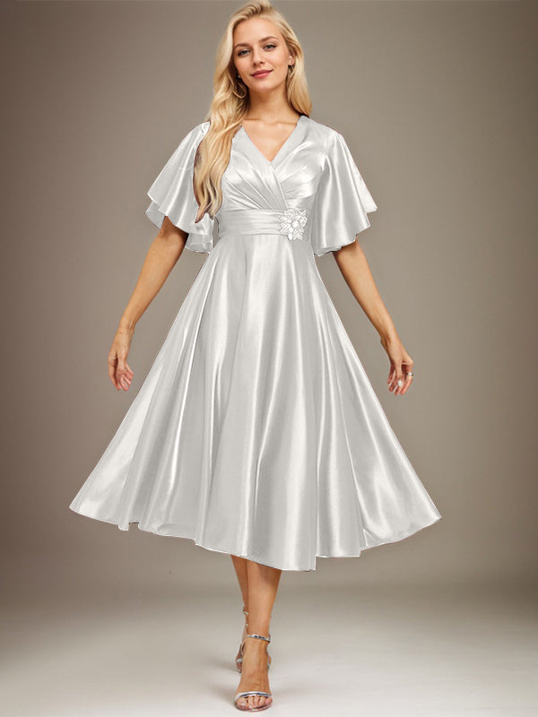 Vestido de madre de la novia de satén elástico con escote en V, largo hasta la rodilla, con cuentas y pliegues 