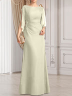 Etui-/Säulen-Chiffonkleid in Bodenlänge für die Mutter der Braut mit plissierter Perlenstickerei