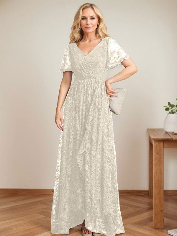 A-Linien-Kleid mit V-Ausschnitt, asymmetrischem Spitzenbesatz und Kaskadenrüschen für die Mutter der Braut 
