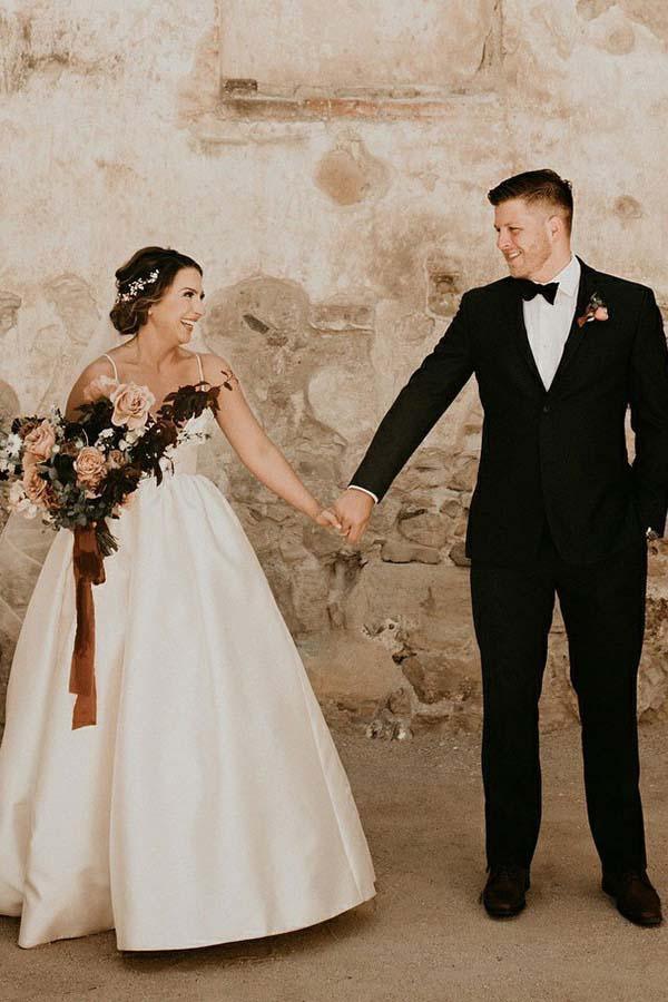 Ivory Satin A-line V-neck Spaghetti Straps Sleeveless Wedding Dresses
