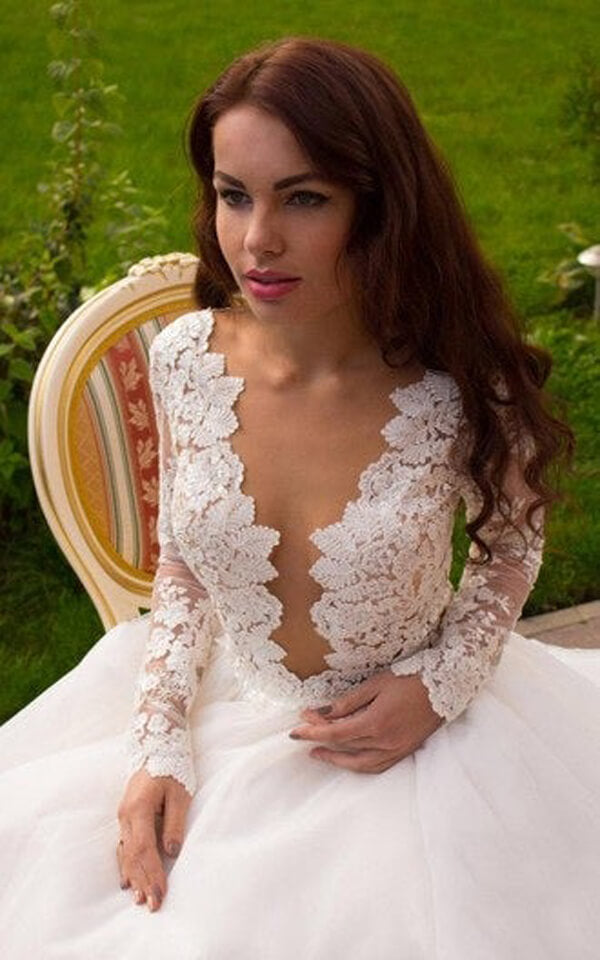 Ivory Tulle Boho Princess A-line V-neck Long Sleeves Wedding Dresses