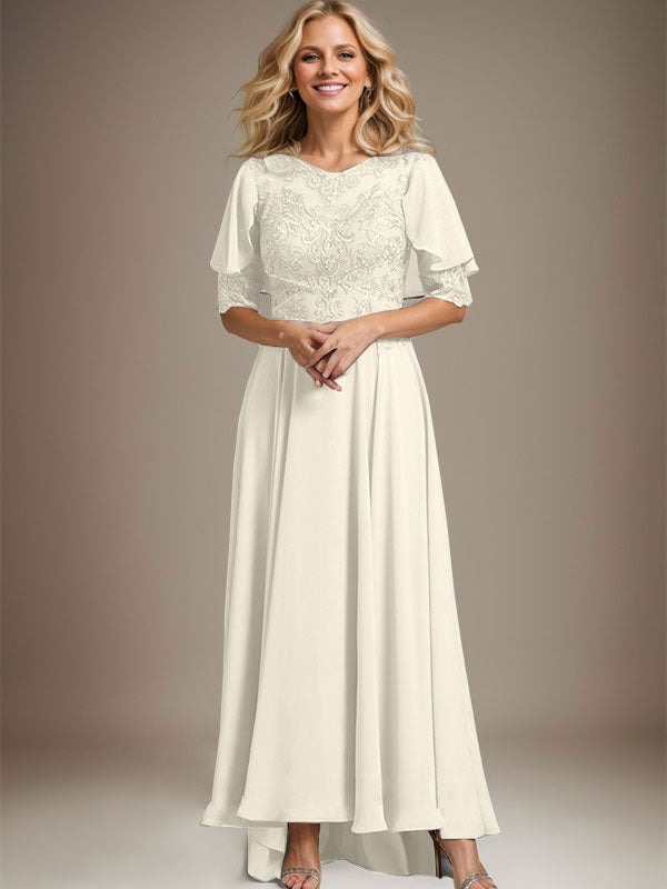 A-Linien-Kleid mit asymmetrischem Chiffon-Spitzenausschnitt und Perlenstickerei für die Mutter der Braut. 
