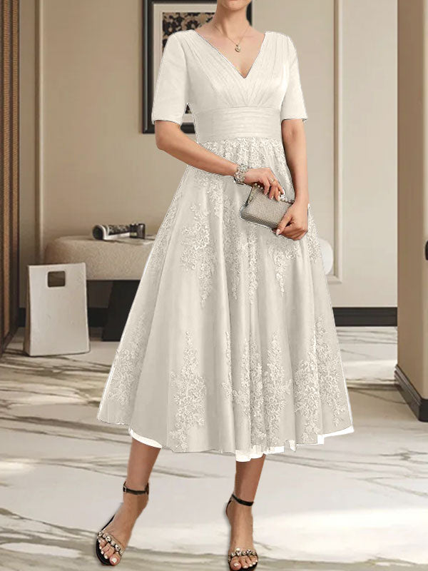 A-Linien-Kleid mit V-Ausschnitt, Teelänge, Tüllspitze und Falten für die Mutter der Braut