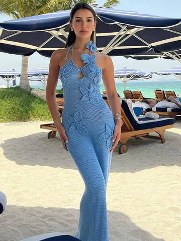 Vestido de vacaciones de punto con cuello halter y flores 3D azules