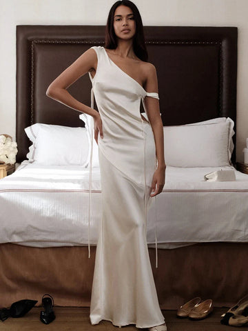 Vestido maxi de satén con espalda descubierta y vendaje para vacaciones