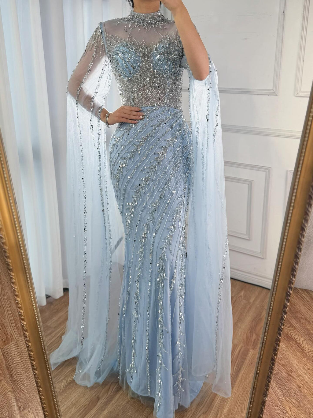 Luxuriöses, nudefarbenes Meerjungfrauen-Abendkleid mit Cape-Ärmeln LA71885A 