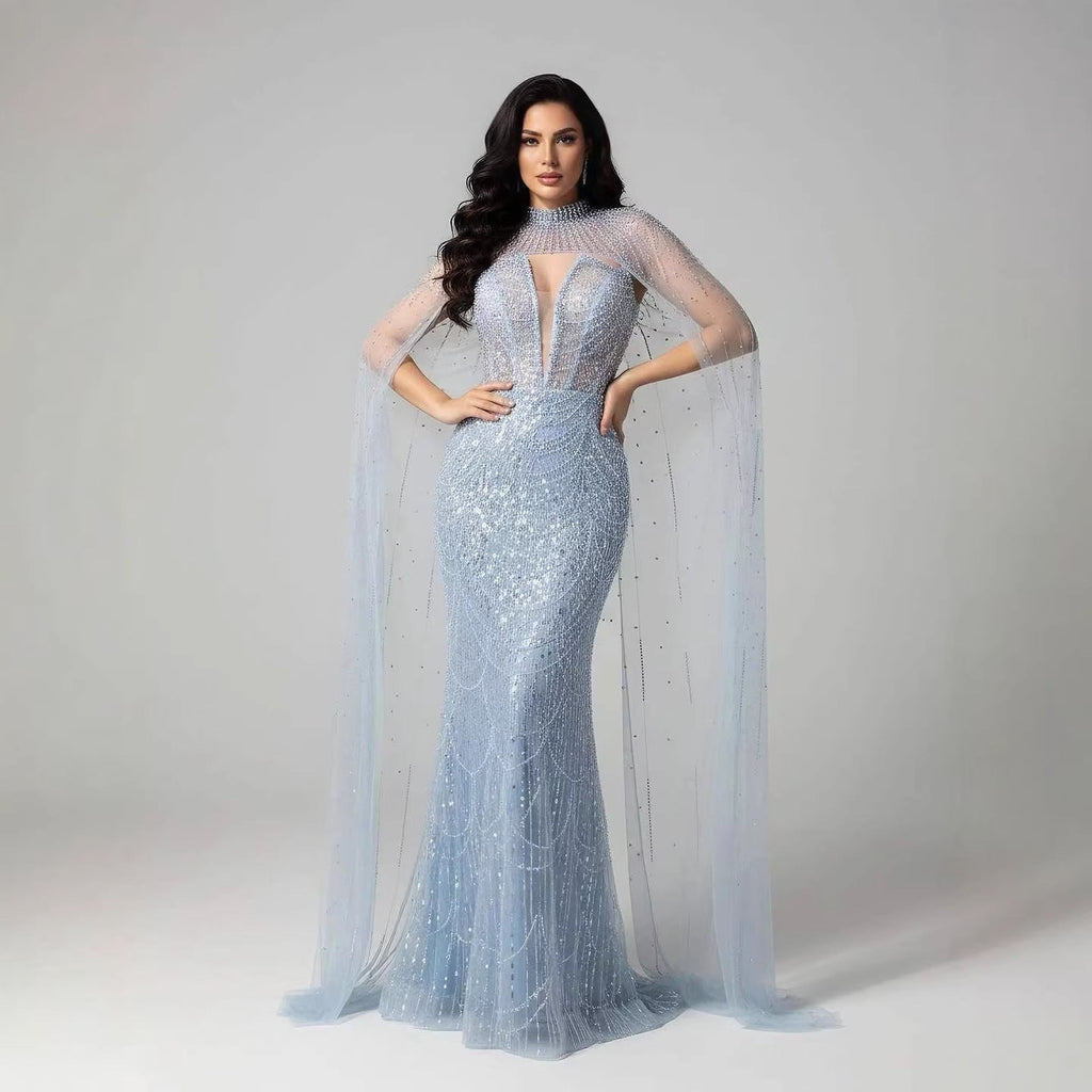 Luxuriöses Abendkleid in Nude, Perlenbesatz, mit Tüllschleppe, LA72189A