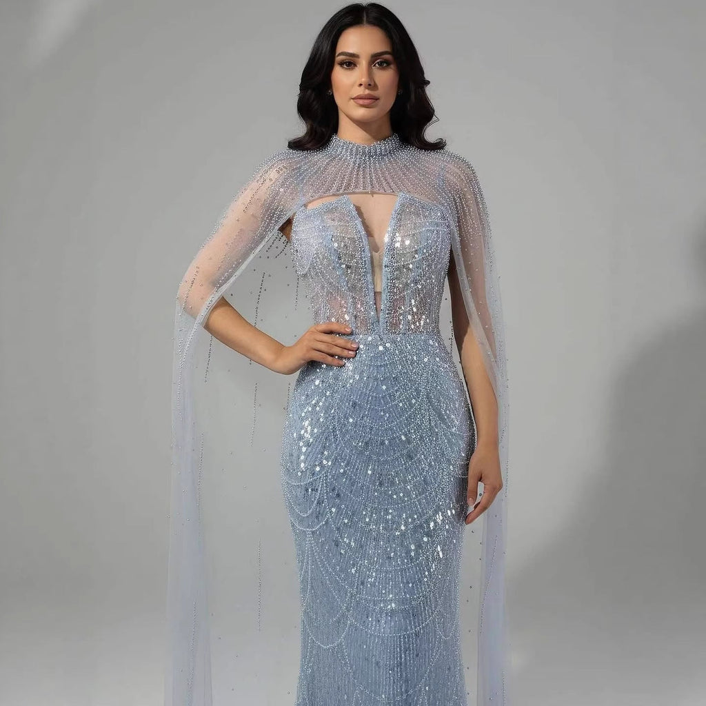 Luxuriöses Abendkleid in Nude, Perlenbesatz, mit Tüllschleppe, LA72189A