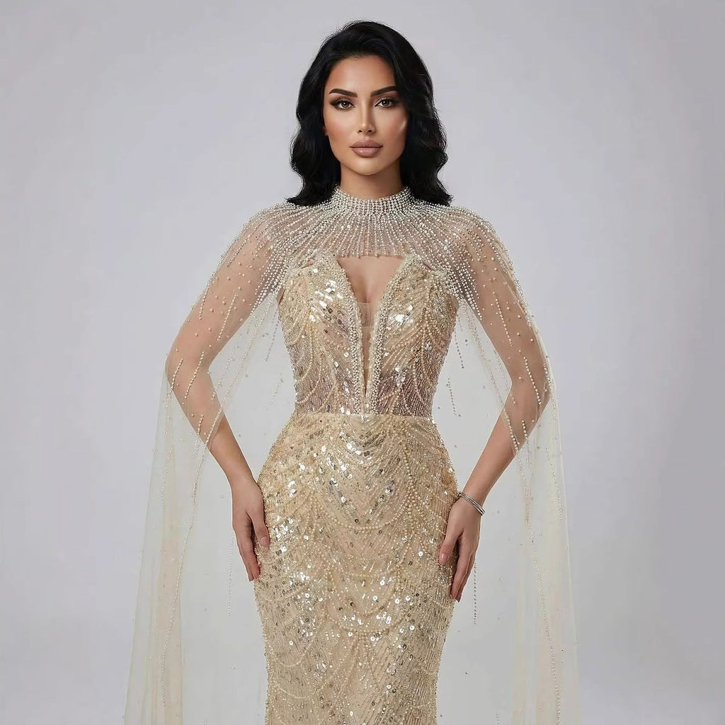 Luxuriöses Abendkleid in Nude, Perlenbesatz, mit Tüllschleppe, LA72189A
