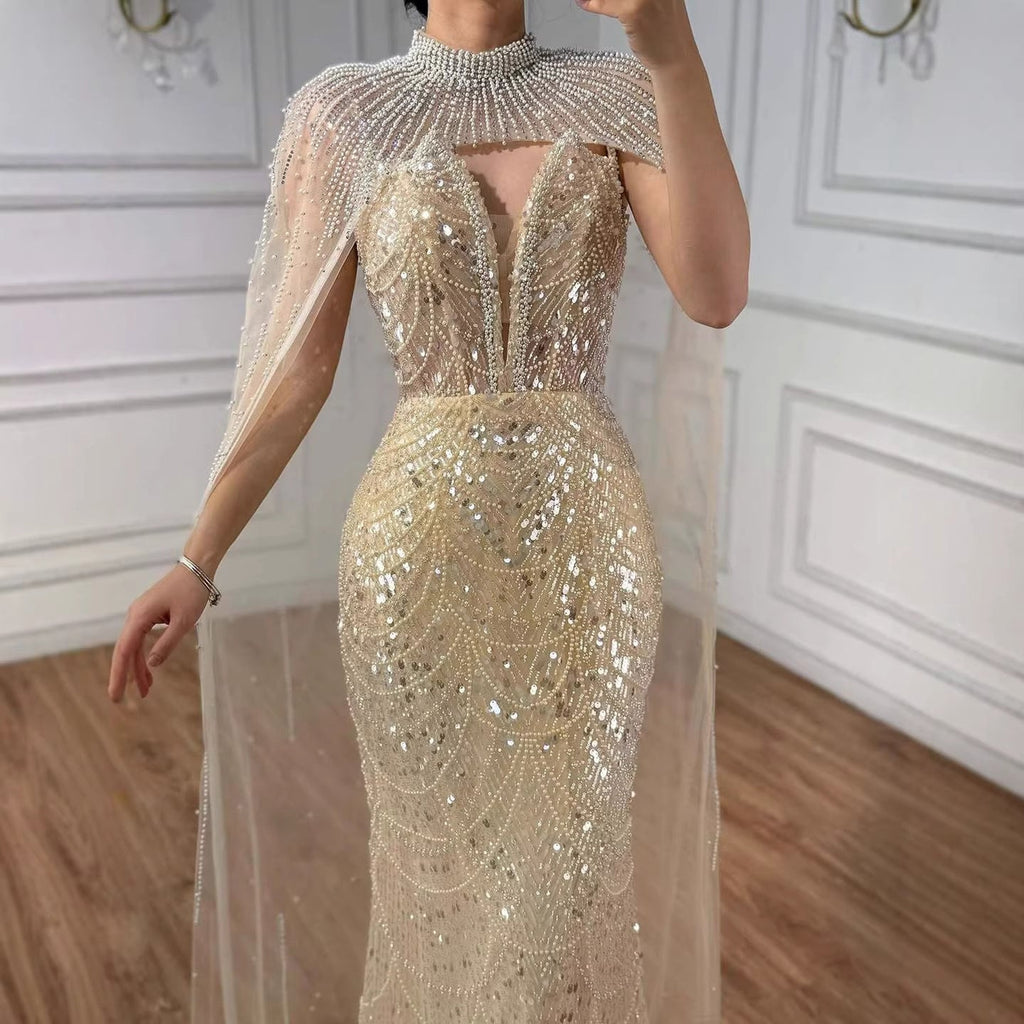 Luxuriöses Abendkleid in Nude, Perlenbesatz, mit Tüllschleppe, LA72189A