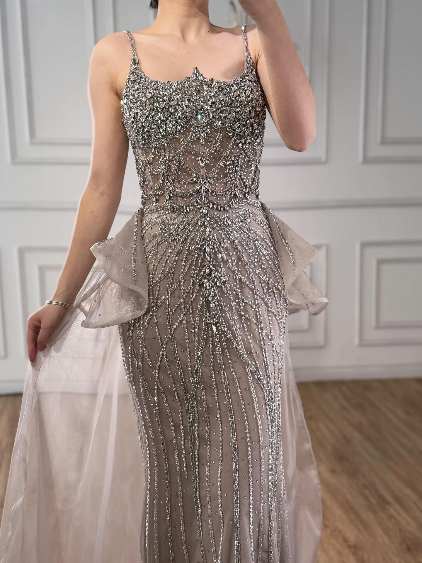 Vestido de noche de sirena con tirantes finos y cuentas de cristal color caramelo de lujo LA72810A