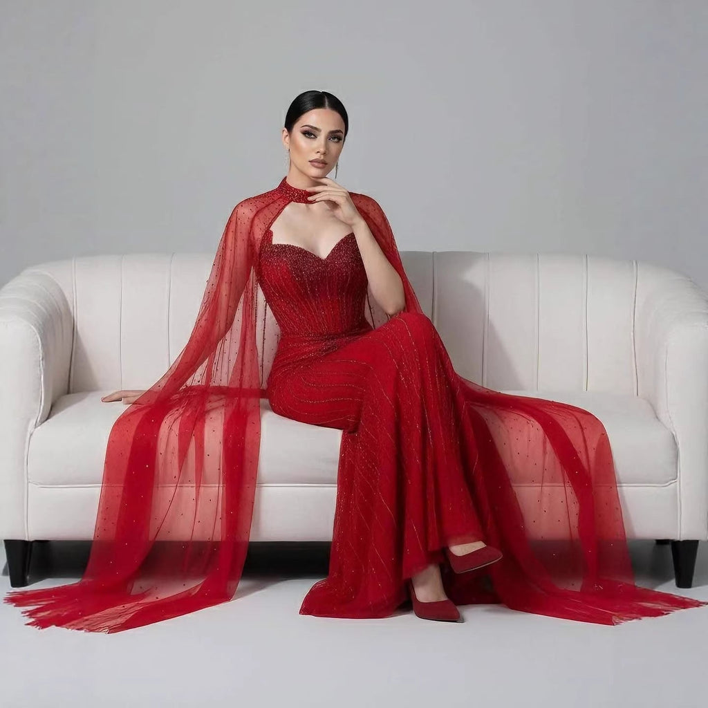 Luxuriöses, karamellfarbenes, perlenbesetztes Abendkleid mit Cape aus Dubai LA72811C