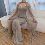 Luxuriöses, karamellfarbenes, perlenbesetztes Abendkleid mit Cape aus Dubai LA72811C