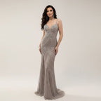 Vestido de noche de sirena de lujo con abertura alta y cuentas color nude LA73340