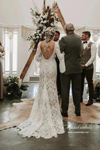 Lace Mermaid V-neck Long Sleeves Backless Vintage Wedding Dresses