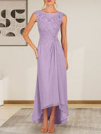 Champagnerfarbenes A-Linien-Chiffonkleid mit Rundhalsausschnitt und Spitze