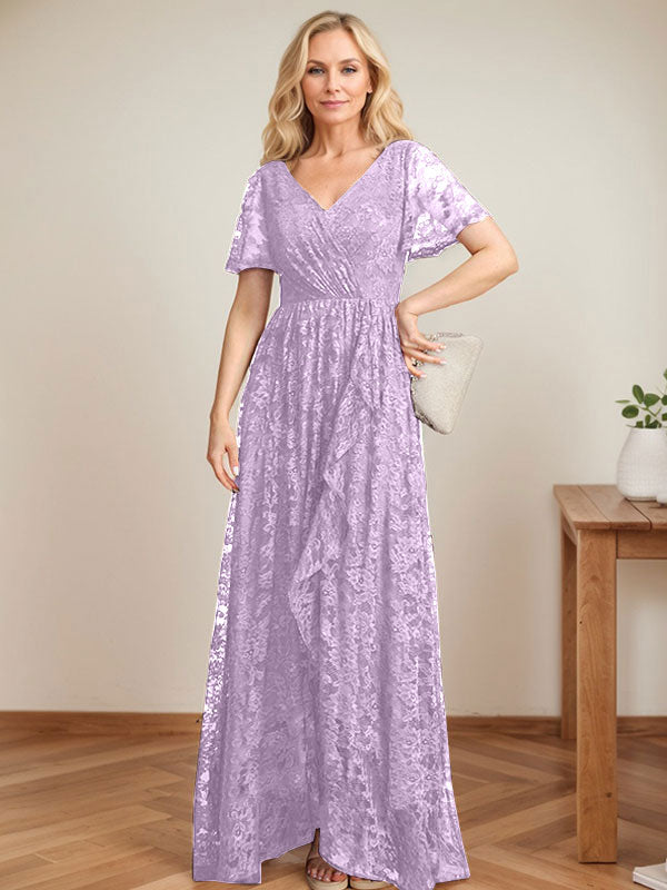 A-Linien-Kleid mit V-Ausschnitt, asymmetrischem Spitzenbesatz und Kaskadenrüschen für die Mutter der Braut 