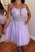 A-Linien-Kleid mit Applikationen und Schnürung aus Tüll in Lavendel für den Schulball
