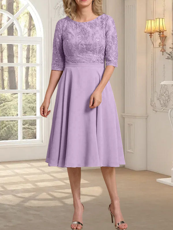 A-Linien-Kleid aus Chiffon mit Rundhalsausschnitt und knielangem Schnitt – das perfekte Kleid für die Mutter der Braut