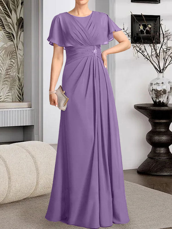 A-Linien-Kleid aus Chiffon mit Rundhalsausschnitt und bodenlanger Verarbeitung, verziert mit plissierten Perlen.