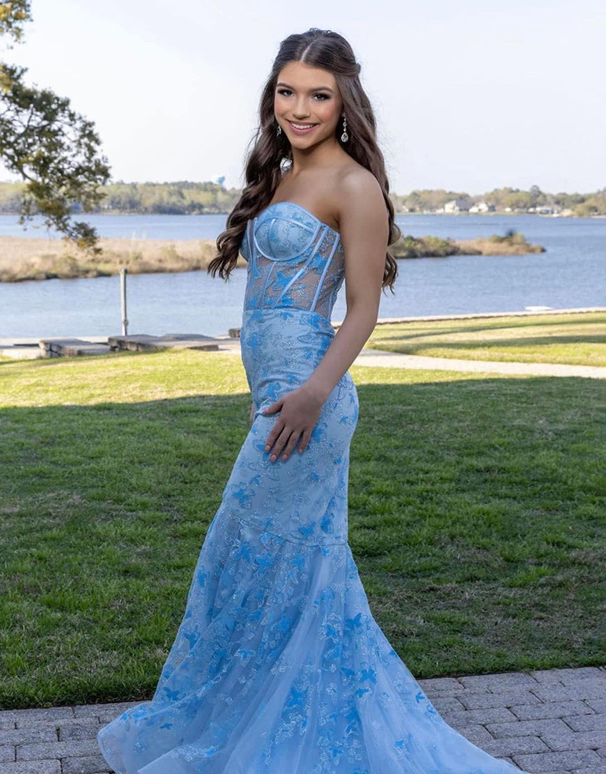 Wunderschönes, trägerloses, langes Ballkleid mit Applikationen