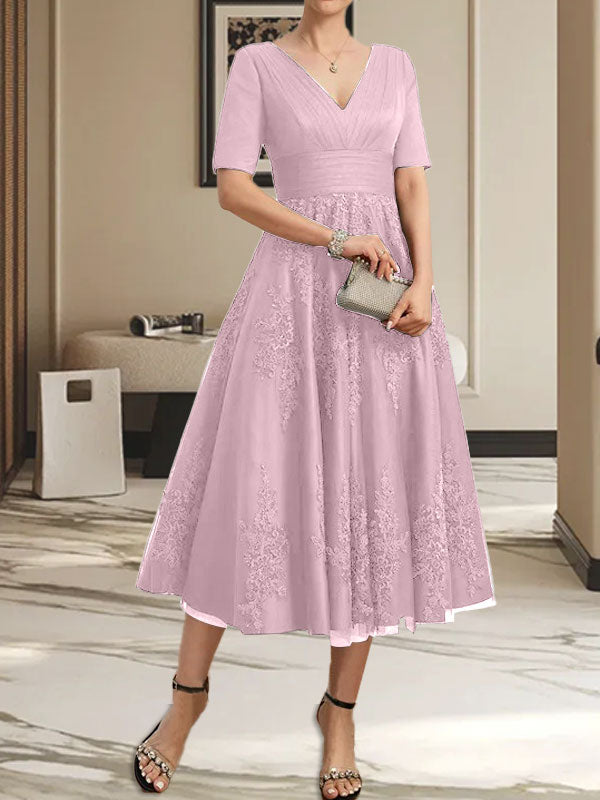 A-Linien-Kleid mit V-Ausschnitt, Teelänge, Tüllspitze und Falten für die Mutter der Braut