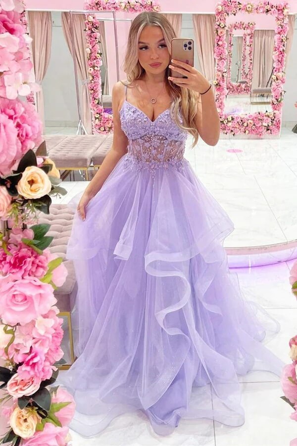 Langes Ballkleid aus Tüll in A-Linie mit V-Ausschnitt und Spitzenapplikationen, Abendkleid