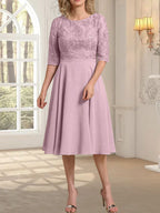 A-Linien-Kleid aus Chiffon mit Rundhalsausschnitt und knielangem Schnitt – das perfekte Kleid für die Mutter der Braut