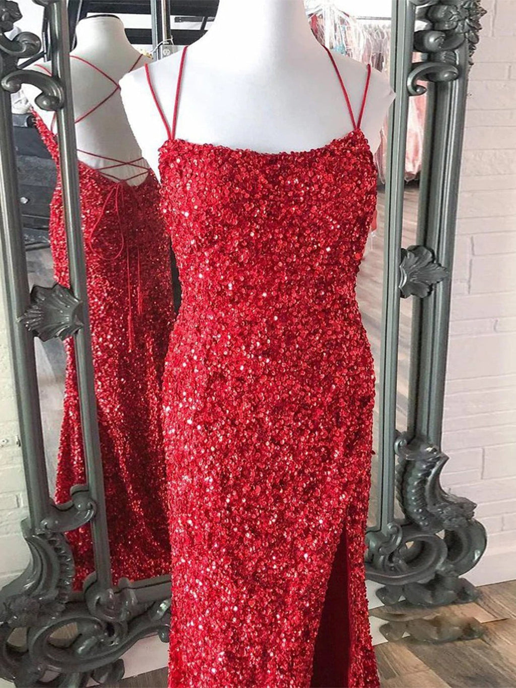 Vestido de fiesta largo de lentejuelas con tirantes finos y corte sirena