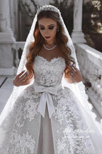 Luxuriöses Tüll-Ballkleid mit Herzausschnitt und Spitzenapplikationen