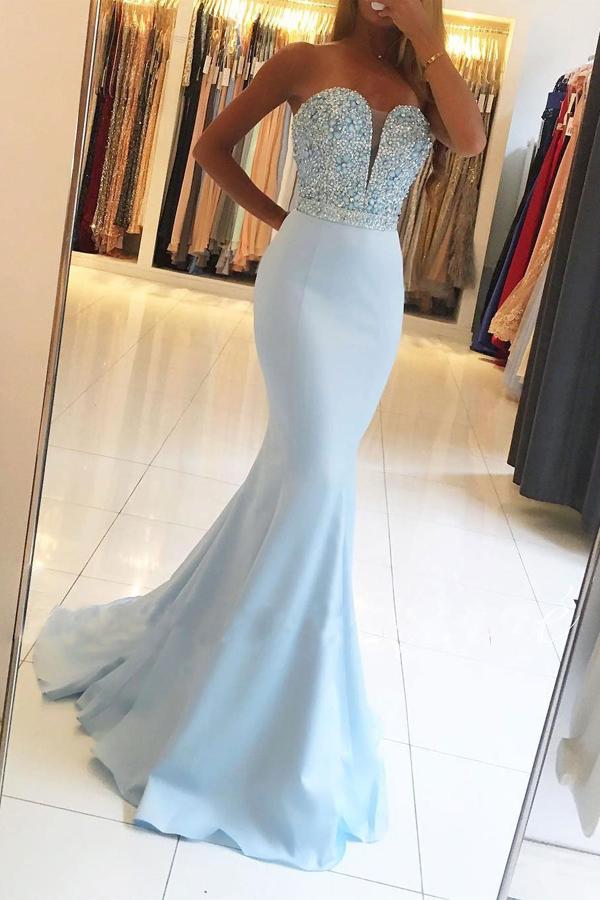 Vestidos de fiesta largos con escote corazón y corpiño de cuentas y corte sirena ligero 