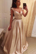Bezauberndes langes A-Linien-Abendkleid mit V-Ausschnitt 