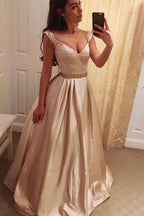 Bezauberndes langes A-Linien-Abendkleid mit V-Ausschnitt 