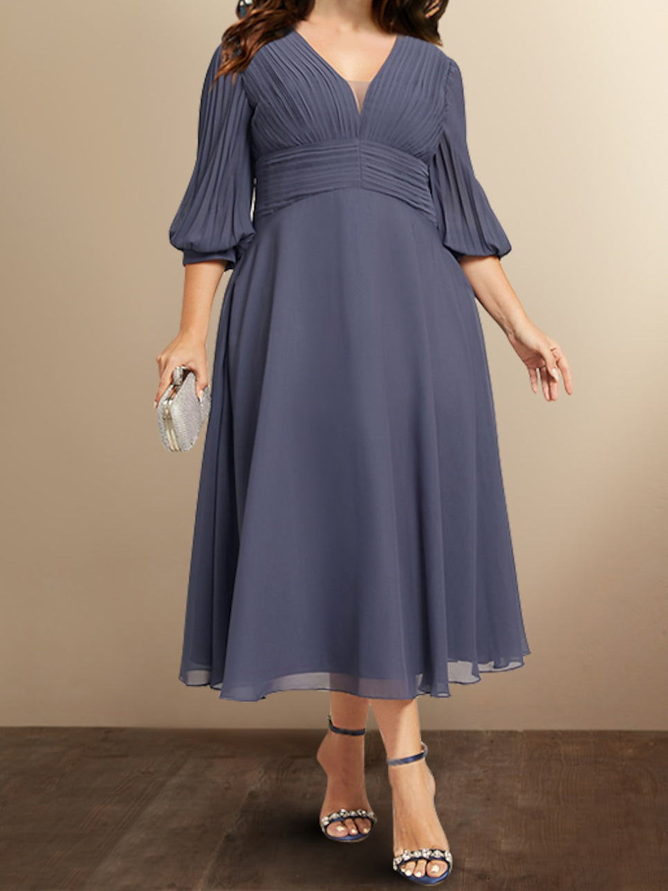 A-Linien-/Prinzessinnenkleider mit V-Ausschnitt für die Mutter der Braut 