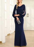 Etui-/Säulenkleid mit Wasserfallausschnitt, langen Ärmeln und bodenlang für die Mutter der Braut 