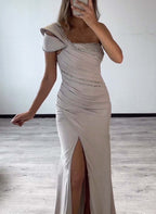 Meerjungfrauen-/Trompeten-Kleid mit One-Shoulder-Ausschnitt, ärmellos, bodenlang, für die Mutter der Braut 