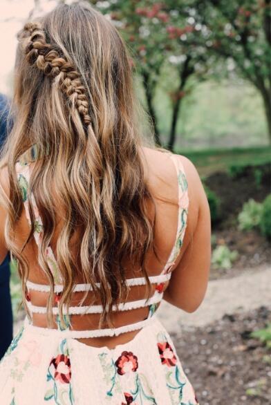 Vestidos de fiesta de encaje de marfil con escote en V y línea A con bordados estampados Vestidos de noche