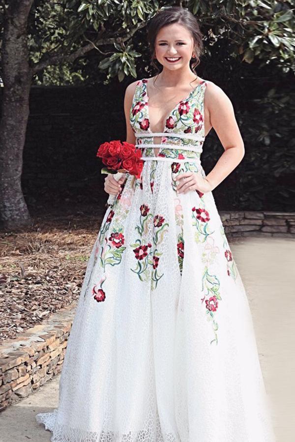 Vestidos de fiesta de encaje de marfil con escote en V y línea A con bordados estampados Vestidos de noche