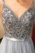 Vestido de fiesta/formal largo hasta el suelo, gris, sin mangas, línea A, cuello en V, con abalorios de tul