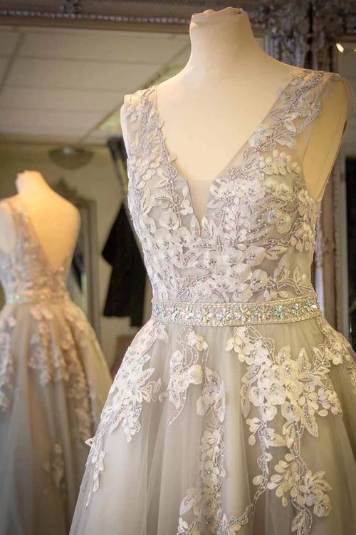 Vestido de Noche Largo Línea A con Escote en V, Encaje, Aplicaciones y Cristales