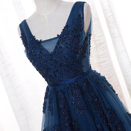 Tulle A-line V-neck Floor-length Prom/Evening Dress With Appliques